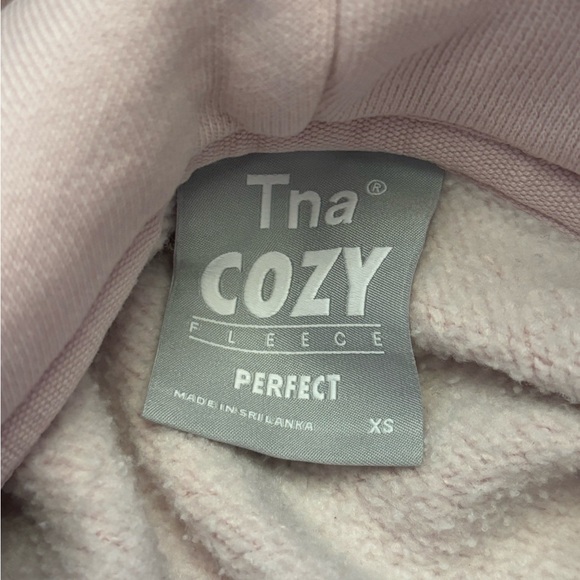 TNA cozy perfect fit sweater. - Picture 4 of 6